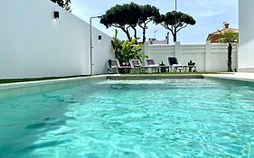 VILLA PIMIENTA, Chalet de lujo cerca del mar.
