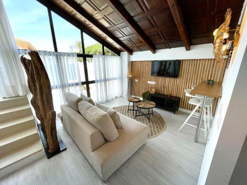 VILLA PIMIENTA, Chalet de lujo cerca del mar. Chiclana de la Frontera Exterior foto